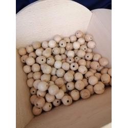 Намистини 13 мм,поліровані і покриті воском 3 тис.шт