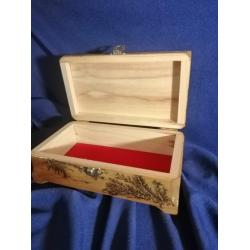 Шкатулка прямокутна фрезована .