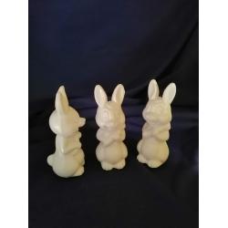 Зайчик з морквиною, пластмаса.