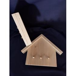 Ключниця - будиночки з дерев'яними гачками