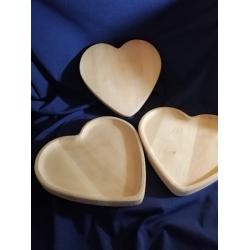 Тарілка-серце для подачі.