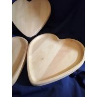 Тарілка-серце для подачі.