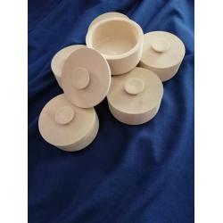 Сільниця з кришкою