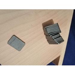 Магніт феритовий квадратний 20*30 мм